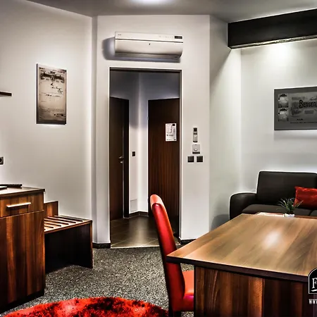 Hotel Fabrik 2*